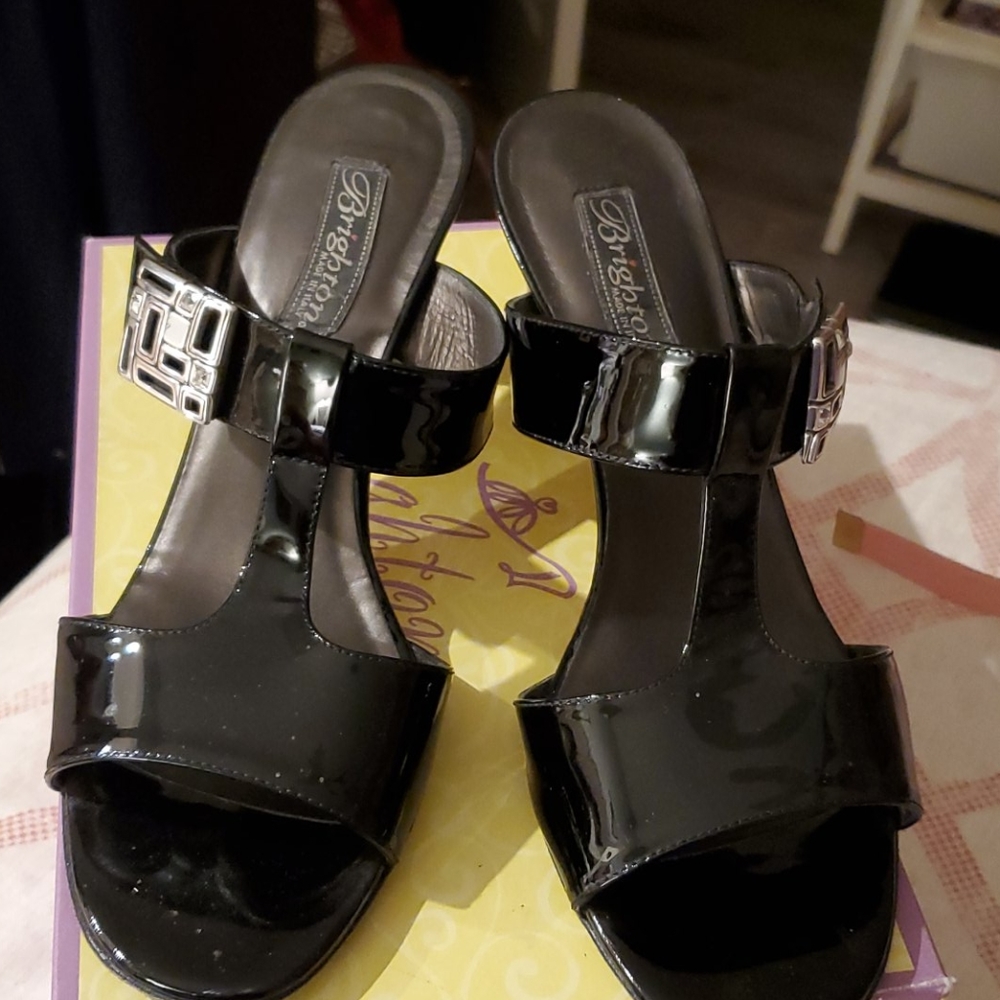 Brighton Rouge slip on sandal